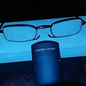 Folding reading glasses